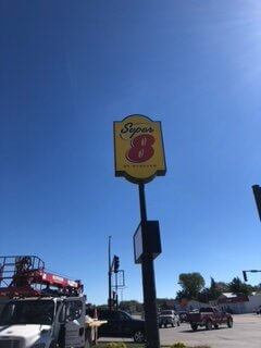 Super 8 Hotel Sign Installation